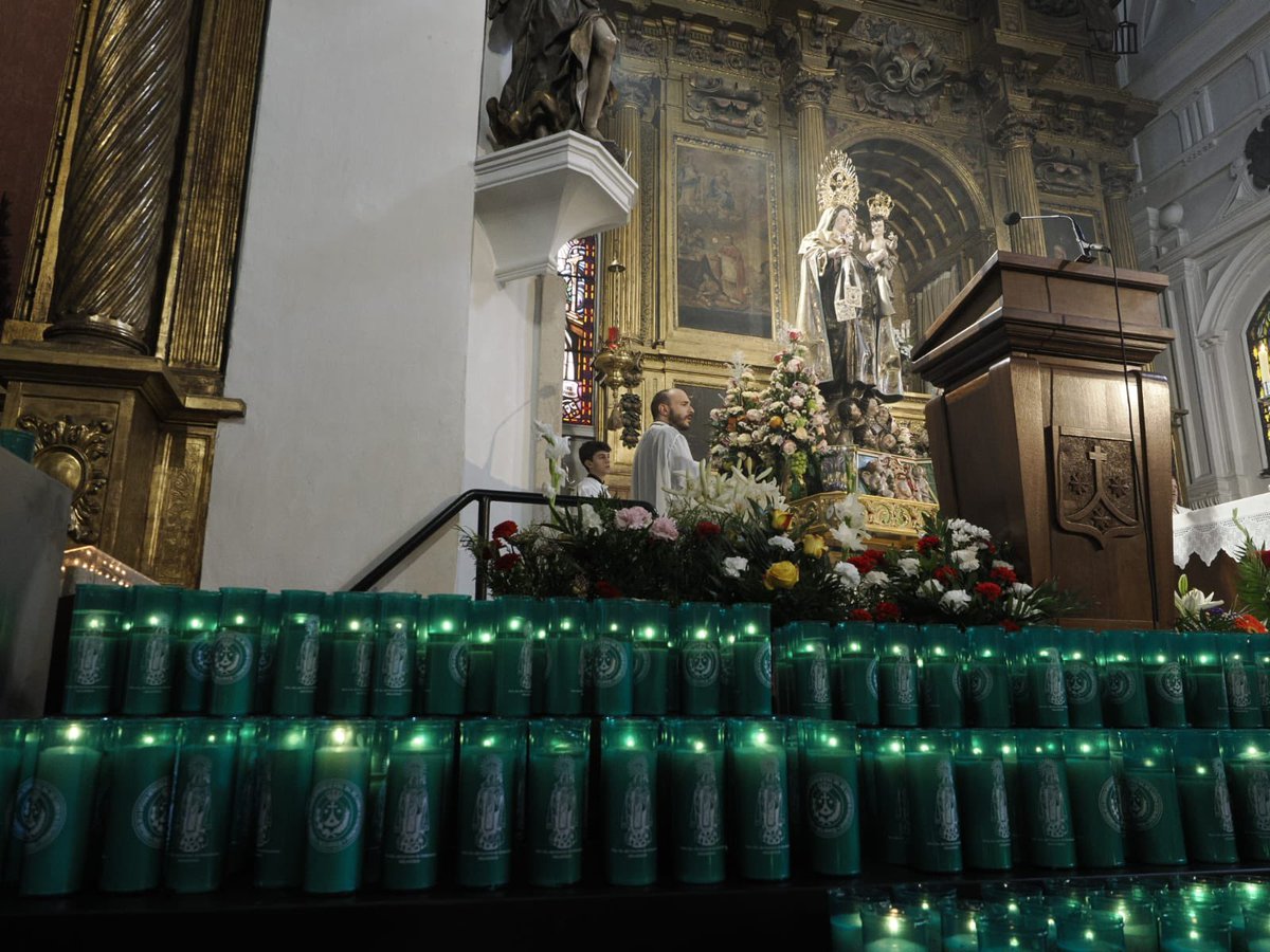 Carmen de Extramuros (@cadc_extramuros) on Twitter photo Agradecemos a todos los devotos de Ntra. Sra. del Carmen de Extramuros, la ofrenda de velones que han ofrecído a la Santísima Virgen, queremos recordaros que todos ellos son quemados a los pies de la Santísima Virgen.
📸 <a href="/archiValladolid/">Archidiócesis de Valladolid</a> Agradecemos a todos los devotos de Ntra. Sra. del Carmen de Extramuros, la ofrenda de velones que han ofrecído a la Santísima Virgen, queremos recordaros que todos ellos son quemados a los pies de la Santísima Virgen.
📸 <a href="/archiValladolid/">Archidiócesis de Valladolid</a>