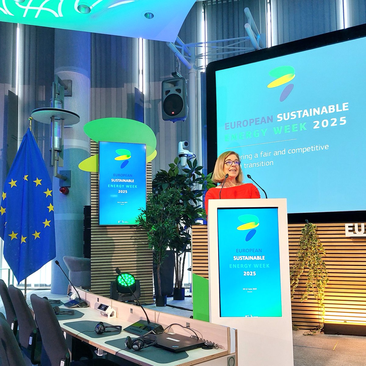 PalomaAbaEU's tweet image. I met the inspiring winners of the #EUSEW2025 Awards - celebrating people & projects making a real difference in 🇪🇺Europe’s clean energy transition.
Congratulations to all winners! Wishing you continued success in building a more sustainable Europe.
europa.eu/!3NrbDT