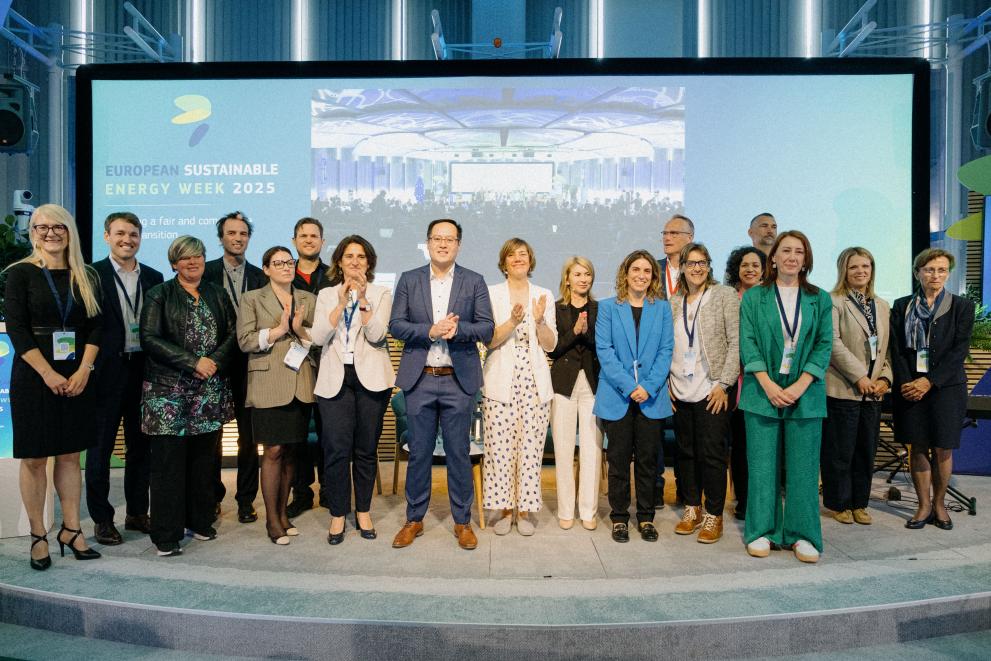 PalomaAbaEU's tweet image. I met the inspiring winners of the #EUSEW2025 Awards - celebrating people & projects making a real difference in 🇪🇺Europe’s clean energy transition.
Congratulations to all winners! Wishing you continued success in building a more sustainable Europe.
europa.eu/!3NrbDT