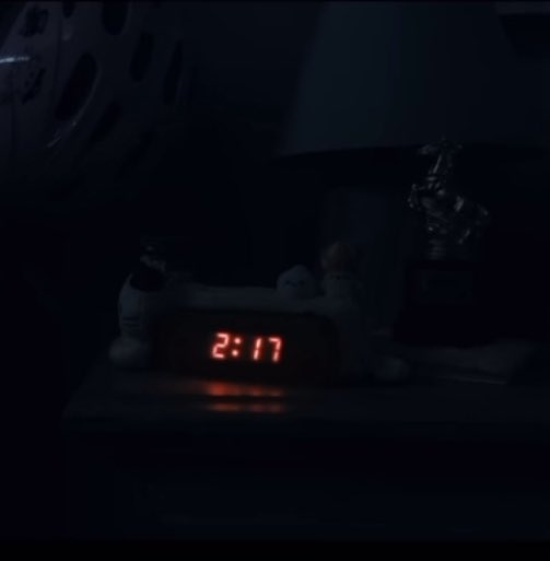 映画「ウェポンズ」(8月8日ライオンズゲートで初公開)では、午前2時17分に子供たちが全員行方不明になる。