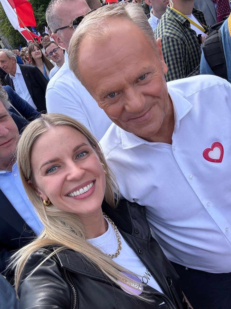 Rząd Premiera Donalda Tuska z wotum zaufania! 

#ZrobioneDlaPolski
#NieZatrzymamySię