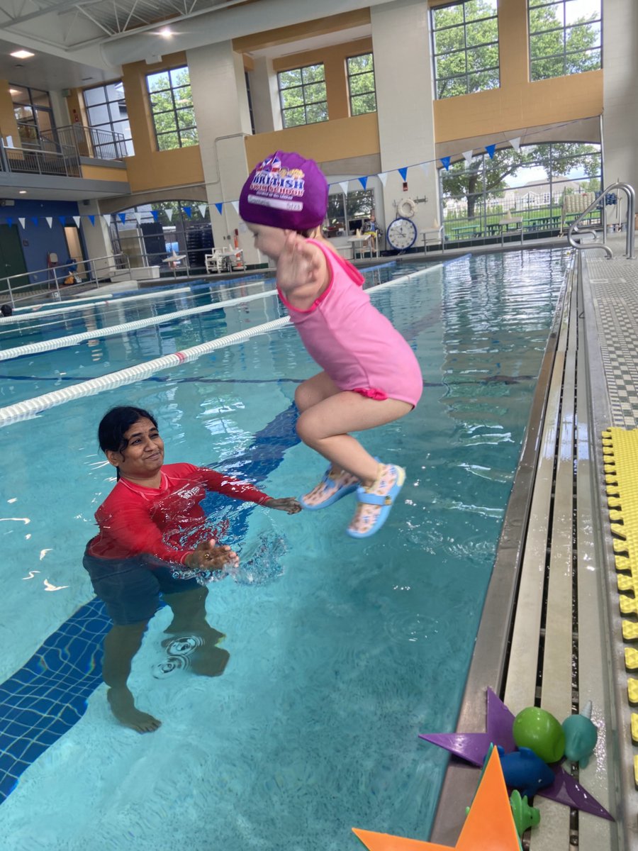 BSSStLouis's tweet image. Humpty Dumpty sat on a wall… you know the rest 🥚
.
#britishswimschool #swimlessonsstlouis #learntofloat #jumpin #survivalskills
.
Learn more about our programs at:
🔗- britishswimschool.com/st-louis
📞- (314) 312-1878