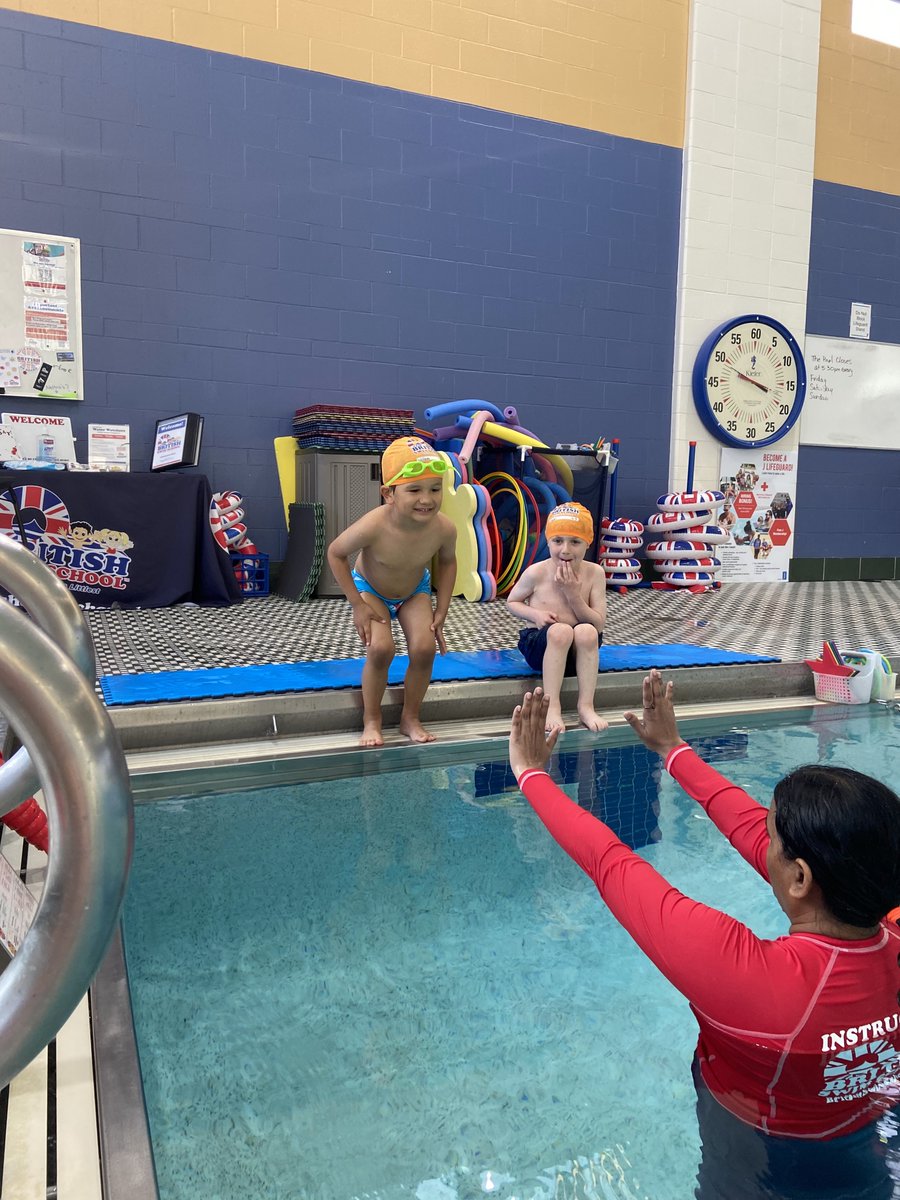 BSSStLouis's tweet image. Humpty Dumpty sat on a wall… you know the rest 🥚
.
#britishswimschool #swimlessonsstlouis #learntofloat #jumpin #survivalskills
.
Learn more about our programs at:
🔗- britishswimschool.com/st-louis
📞- (314) 312-1878