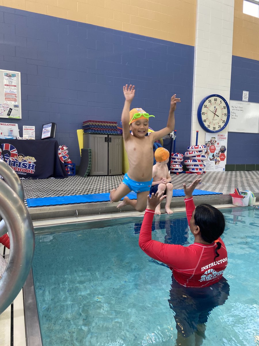 BSSStLouis's tweet image. Humpty Dumpty sat on a wall… you know the rest 🥚
.
#britishswimschool #swimlessonsstlouis #learntofloat #jumpin #survivalskills
.
Learn more about our programs at:
🔗- britishswimschool.com/st-louis
📞- (314) 312-1878