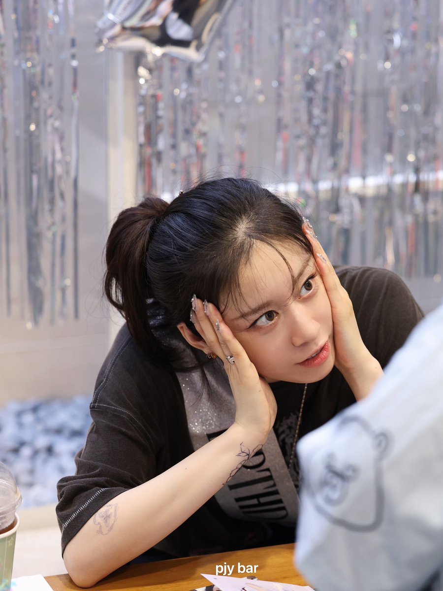 pjybar's tweet image. 250607

4p😉

#박지연 #JIYEON #지연 #parkjiyeon