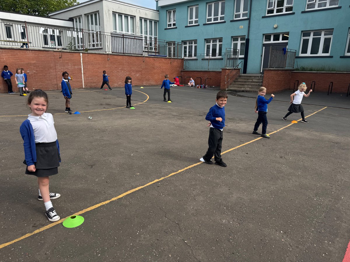 To finish off athletics this month we had some brilliant relay races across the school. Great teamwork, communication and passing on display! 🏃‍♀️ 🏃‍♂️
