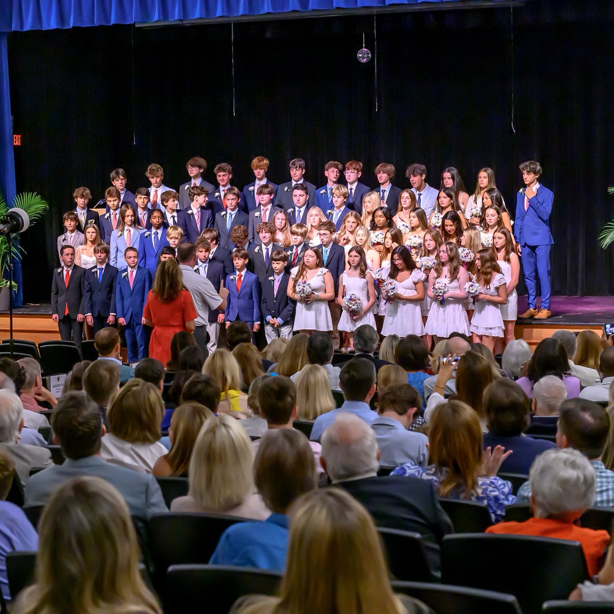 Last Friday, we gathered in Weinmann Auditorium to bid farewell to our 8th-grade students as they transition to Upper School next year. We enjoyed reflecting on their middle school years through a heartfelt slideshow and were inspired by Mr. Whyte's words on the exciting