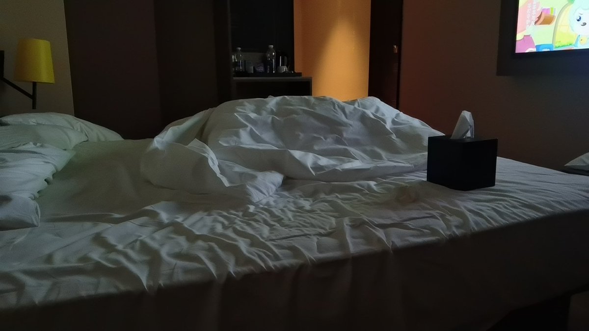 结束了，大家自己脑补吧！还有，别再找我要内容照片了，隐私这玩意儿是底线，你要愿意找会tou拍的我也不拦着。祝你好运！