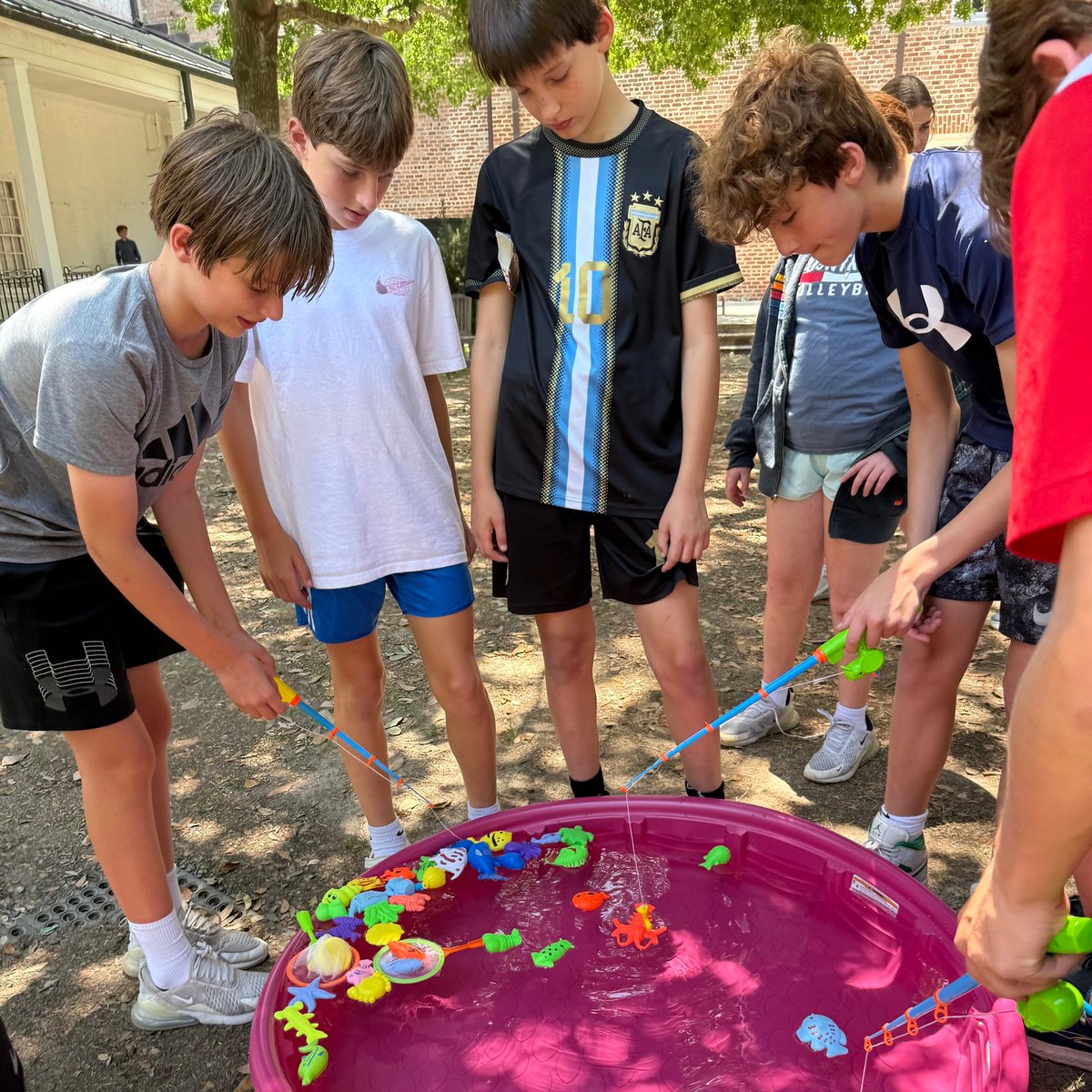 MPCountryDay's tweet photo. To celebrate a great year in Middle School, our Student Council hosted its second annual Spring Fair to celebrate the end of the year. Students were treated to festive music, fun games and activities, cupcakes and a dunking booth! A big thank you to our student council members for continuing this wonderful middle school tradition!