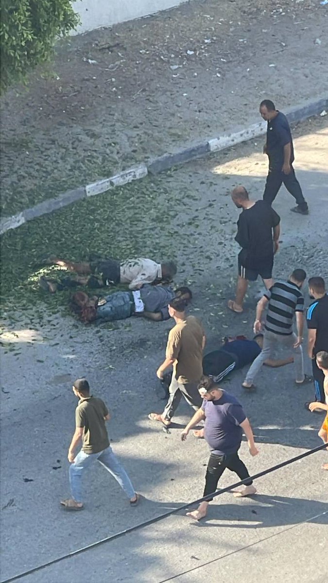 عاجل | في أحدث حصيلة: 3 شهداء بقصف مسيرة إسرائيلية محيط برج المدينة قرب دوار أبو صرار، في مخيم النصيرات وسط قطاع غزة.