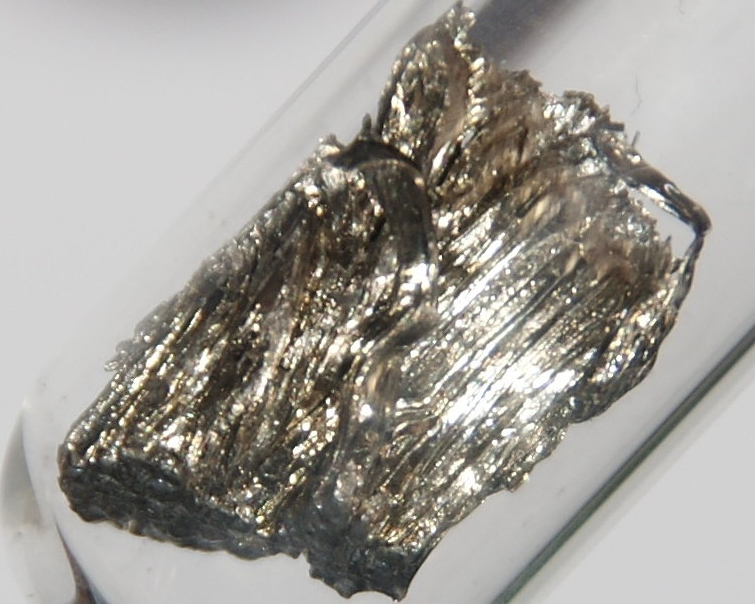 More rare earth fun: Samarium. Important for magnets in motors, especially in military applications: it has a very high melting temperature &amp; needed in the cones of missiles! 🇨🇳China produces all of the world’s refined samarium &amp; has put on export controls! NATO &amp; US🇺🇸 worried.