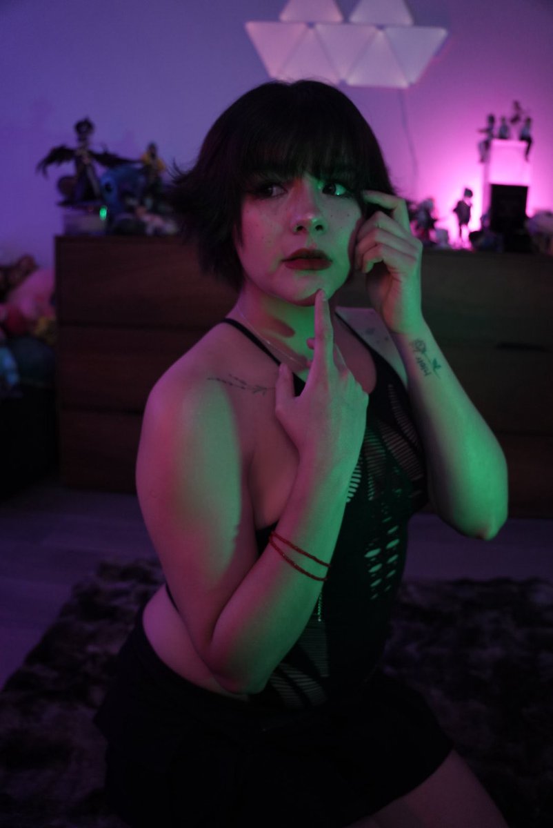 Stream sin cam jugando Valito porque necesitamos revivir link abajito uwu 💚