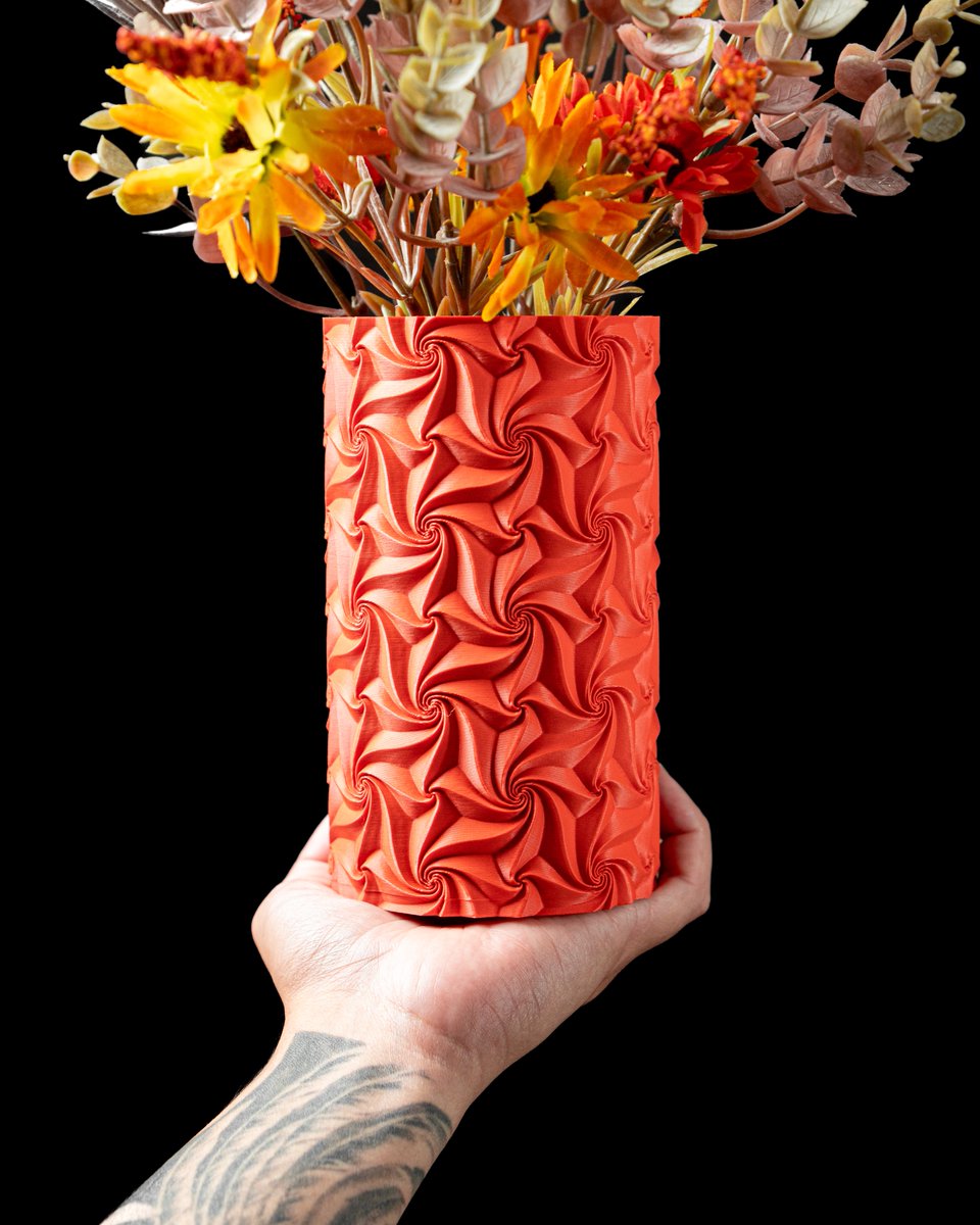 MODERNMACHINE3D's tweet image. Swirl Flower Vase by MODERN MACHINE
STL available on our @Thangs3D profile. You can start 3D printing this yourself.
