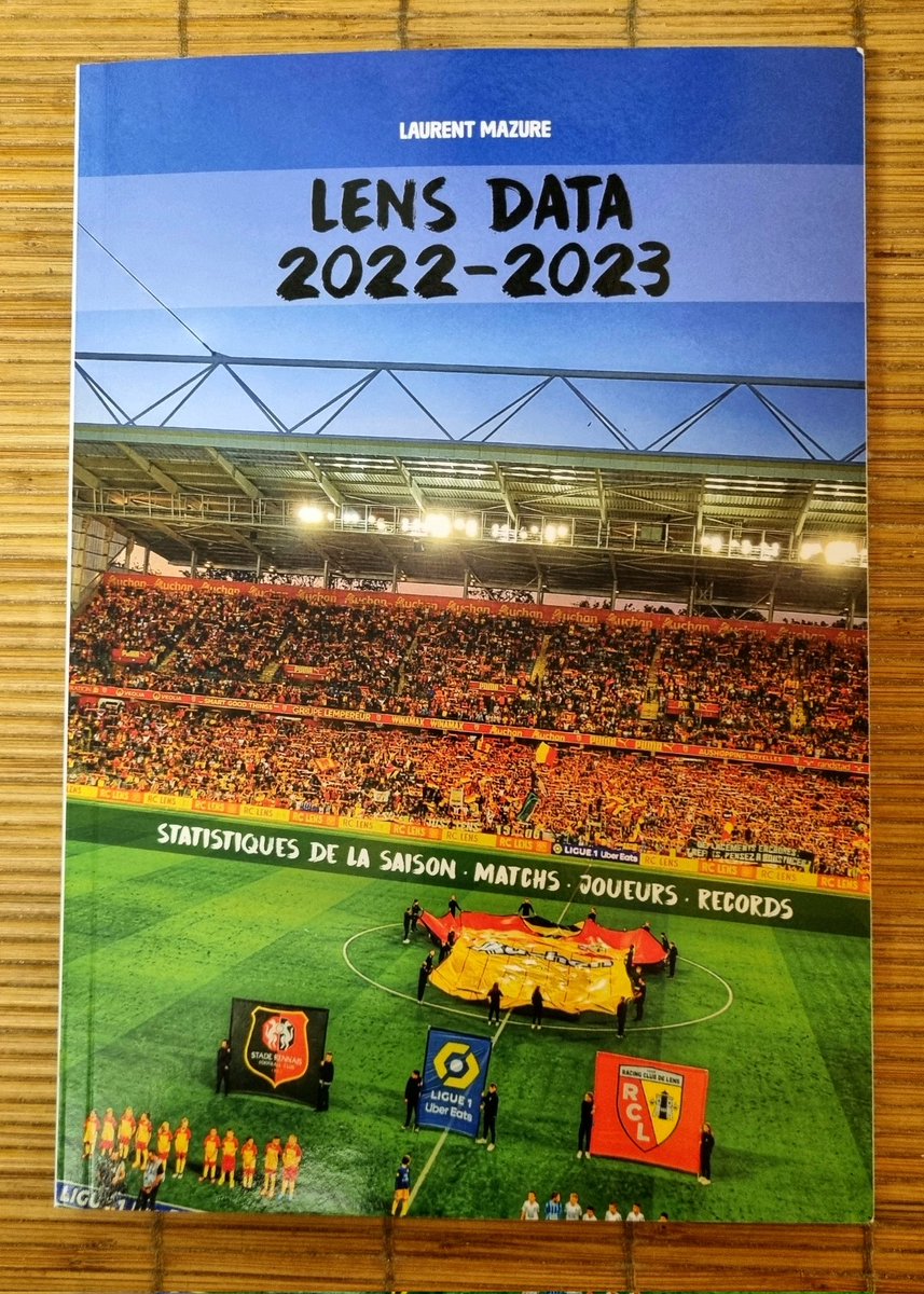 Loïc SPQR ❤️💛☘️🤍🤍 (@lensoismerengue) on Twitter photo Voici ci-dessous le livre que j'ai reçu ce midi !! Encore un grand MERCI à <a href="/Laurentmazure/">Laurent Mazure</a> !! 😉
Fier d'être supporter Lensois ❤️💛 !!
#RCLens Voici ci-dessous le livre que j'ai reçu ce midi !! Encore un grand MERCI à <a href="/Laurentmazure/">Laurent Mazure</a> !! 😉
Fier d'être supporter Lensois ❤️💛 !!
#RCLens