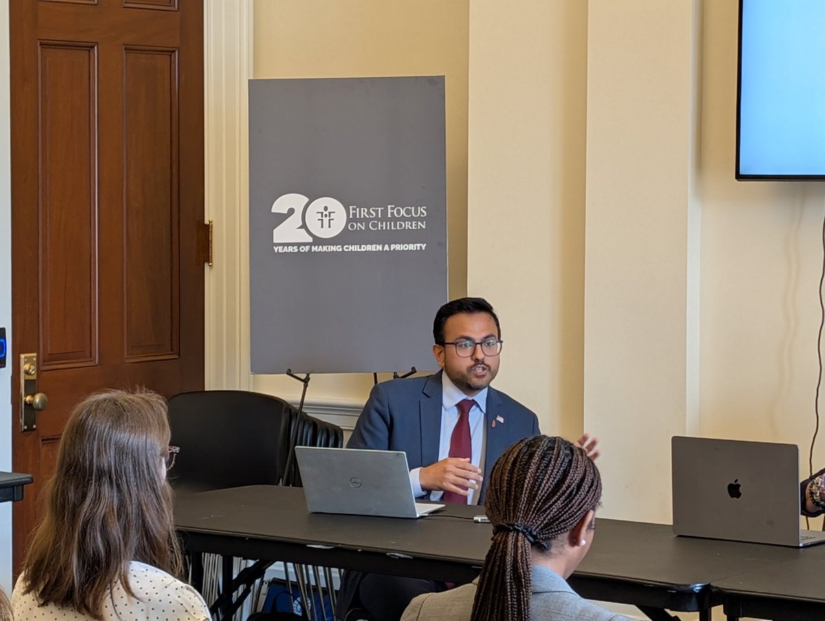 First_Focus's tweet photo. "The House Bill moved SNAP back 1 mile, just because the Senate may move us a few steps forward from that, it's still a massive cut"
- @salaam of @fractweets during this morning 's #ChildrensWeek Briefing on the Budget Reconciliation Bill https://t.co/iGsx9YQEWk