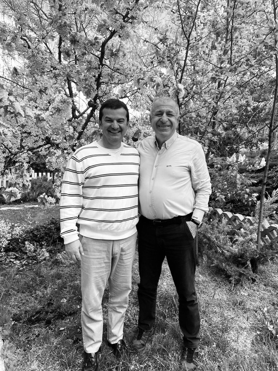 Hukuk Türkiye’de kara bir filme döndü… İddia edilen suçun delili bile yok, ama dellileri karatacak diye tutuklu yargılamaya devam dendi…

Milletin sınırları çok zorlanıyor, sonu kötü bitecek!..