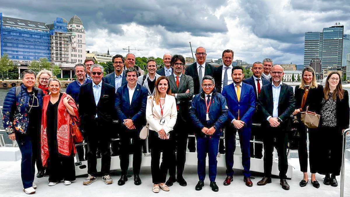 AdSP del Mar Ionio (@portoditaranto) on Twitter photo Il Commissario Straordinario del <a href="/PortodiTaranto/">AdSP del Mar Ionio</a> , Sergio Prete all’evento internazionale internazionale “Italian and Spanish Port Authorities exploring Norway’s zero-emission solutions for navigation and green ports infrastructures” in 🇳🇴Norvegia.
ℹ️ linkedin.com/feed/update/ur… Il Commissario Straordinario del <a href="/PortodiTaranto/">AdSP del Mar Ionio</a> , Sergio Prete all’evento internazionale internazionale “Italian and Spanish Port Authorities exploring Norway’s zero-emission solutions for navigation and green ports infrastructures” in 🇳🇴Norvegia.
ℹ️ linkedin.com/feed/update/ur…