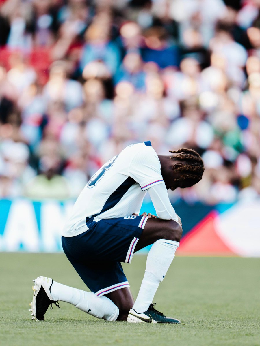 TrevohChalobah's tweet image. Honoured to make my debut. @England 🏴
Psalm 9:10. And those who know Your name will put their trust in You; For You, Lord, have not forsaken those who seek You.
