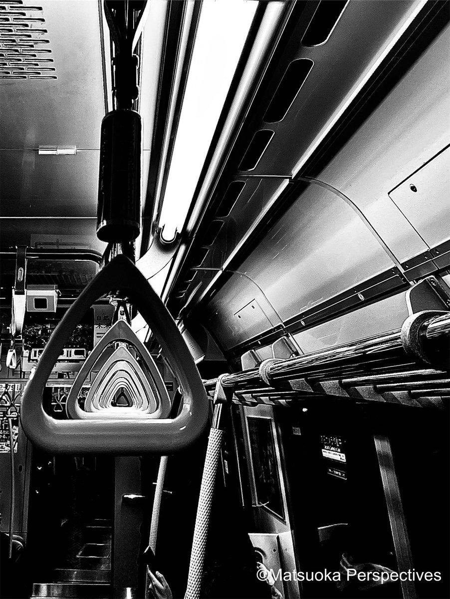 MatsuokaPView's tweet photo. Series: Tokyo Urban Vibes
Photo No: 140
Title: Infinite Trajectory
#TokyoUrbanVibes
#Photography #Art #ExploreJapan
#UrbanSilence #GeometricRhythm #InfinitePatterns #VisualMeditation
#TokyoStreets #MonochromeTokyo
#MatsuokaPerspectives https://t.co/5C5l5VCcsj
