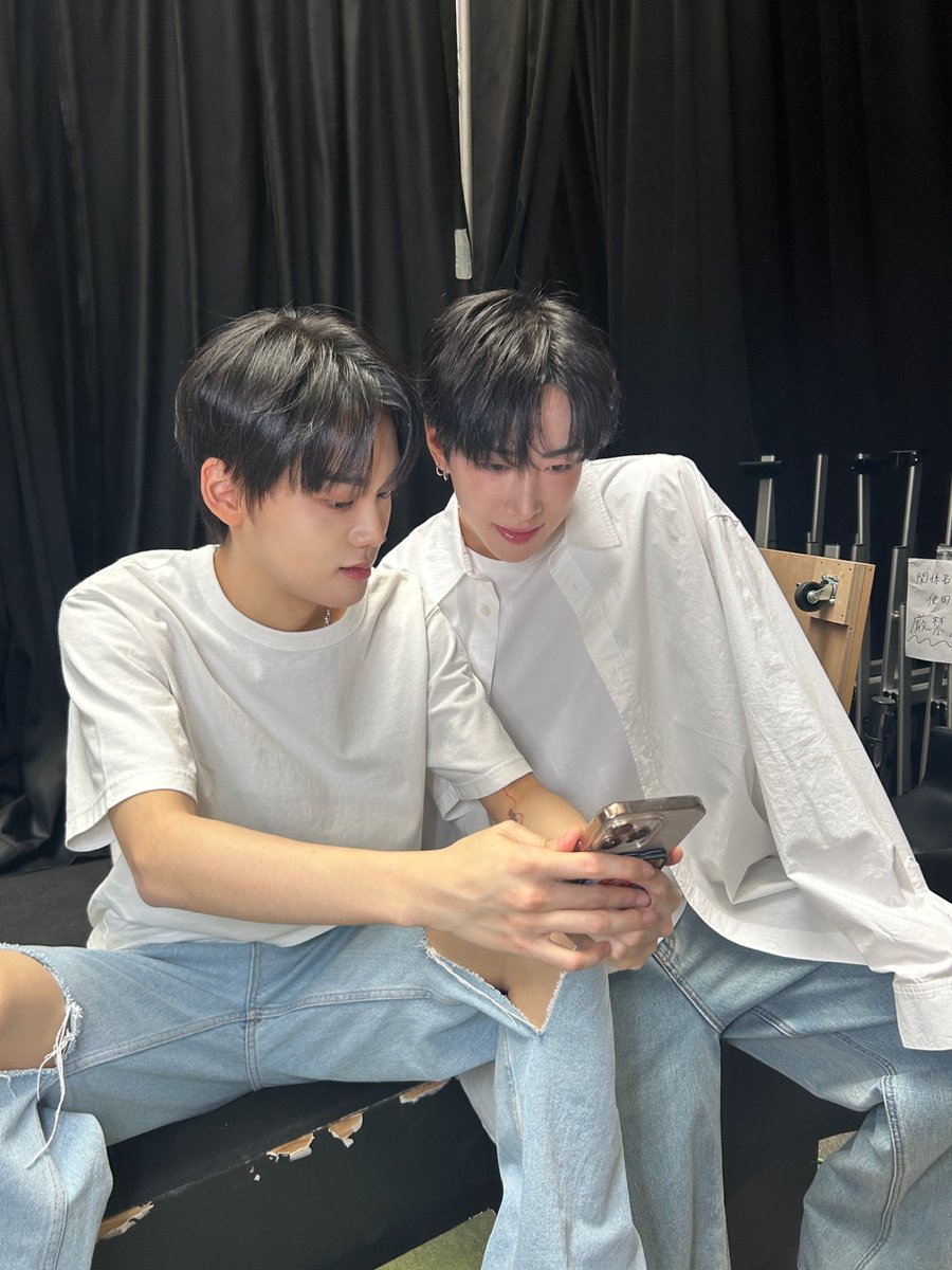 onepact_'s tweet photo. [💙_#태그]

윤사장의 생일을 축하합니다🎉
벌써 2년이 넘는 시간을 알고 지냈네!
팀의 든든한 리더이자 친한 친구 같은 형이 되어줘서 고마워
앞으로도 잘 부탁하고 가지고 싶은 거 있으면 뭐든 대표님한테 얘기해!

#ONEPACT #원팩트
#TAG #태그
#HappyJongwooDay https://t.co/W6RfwGwedl