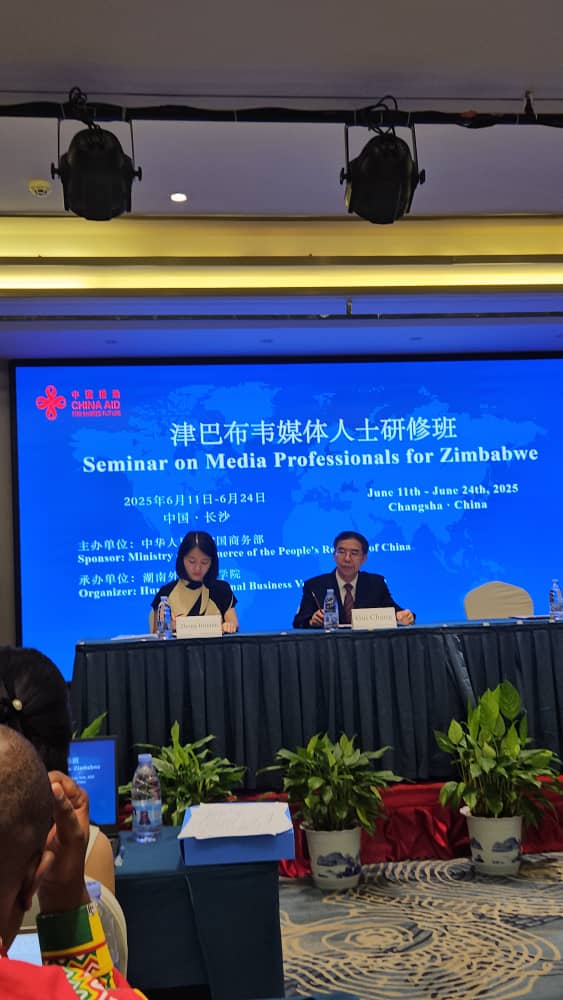 MadondoMaria's tweet image. Zimbabwean media professionals gathering in Changsha City, China for a 14-day seminar to enhance skills in news innovation, media convergence &amp;amp; more! 🇿🇼🇨🇳

 Valuable exchange for growth &amp;amp; development of Zimbabwe&apos;s media sector. 
#MediaDevelopment #ZimbabweChinaTies