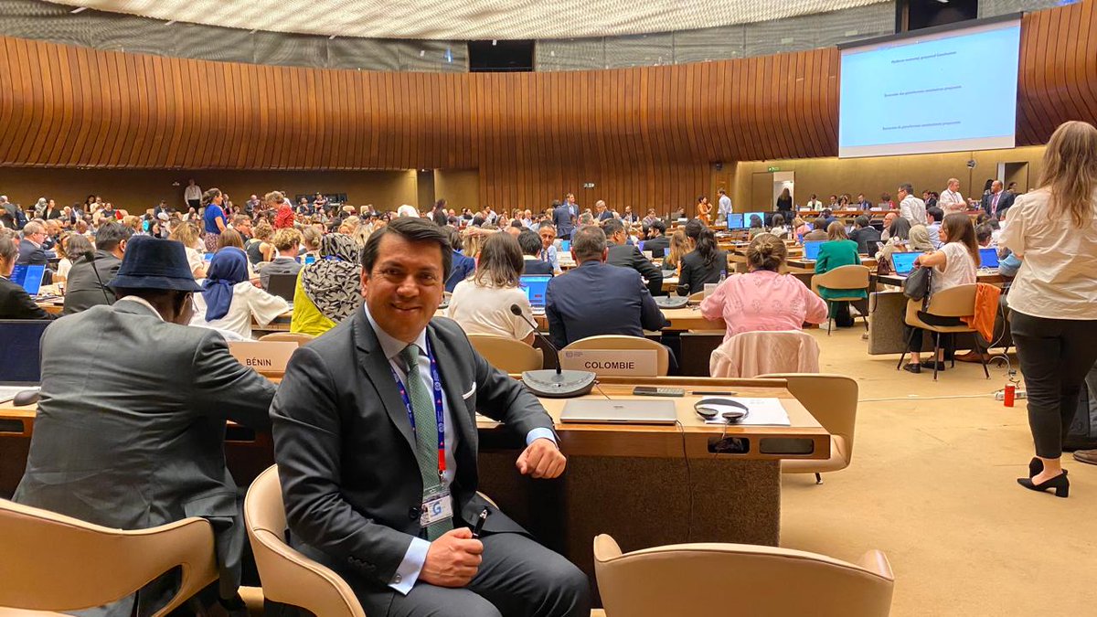 🇨🇴El #MinTrabajo continúa participando activamente en la 113 Conferencia Internacional del Trabajo de <a href="/ilo/">International Labour Organization</a>   donde el Director de Derechos Fundamentales del Ministerio <a href="/johnmarcost/">John Marcos Torres</a> ...
🧵👇