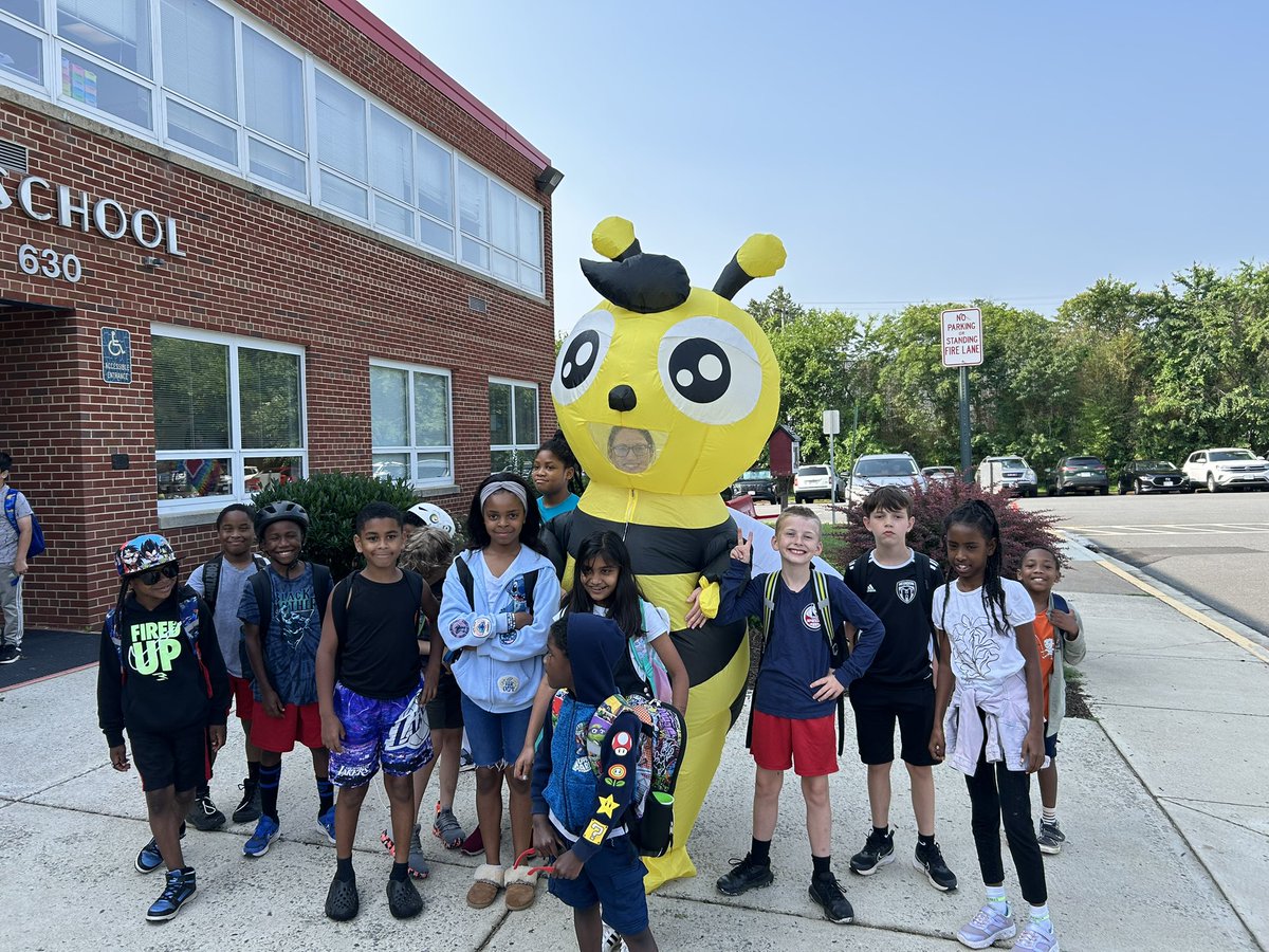 Elizabeth Baxter tweet media