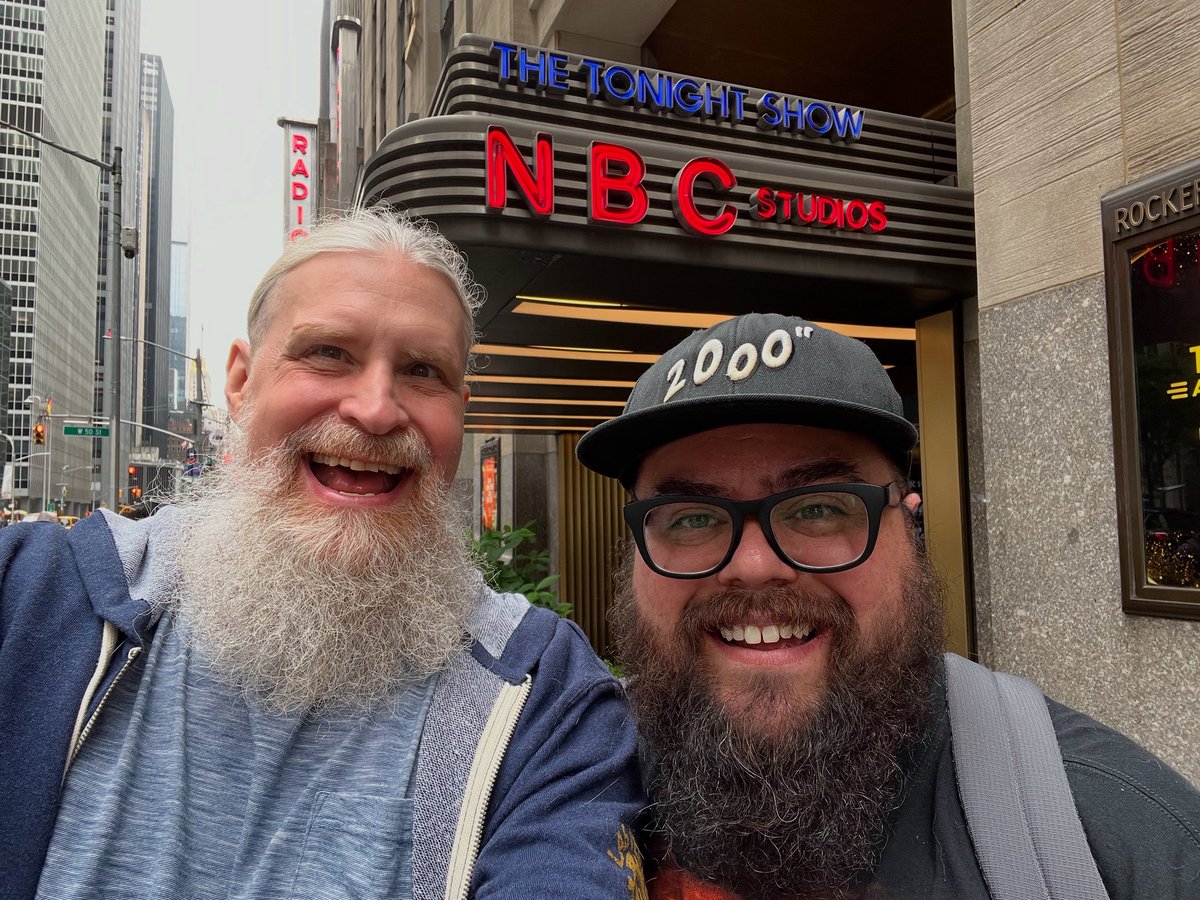 2000inch's tweet image. Episode 257” is available now!
Dave and Ethan recap their visit to the live taping of @alyankovic’s appearance on the June 9, 2025 episode of @FallonTonight! Dave and Ethan also speculate about Weird Al’s upcoming Bigger & Weirder Tour!
2000inch.com/episode-257