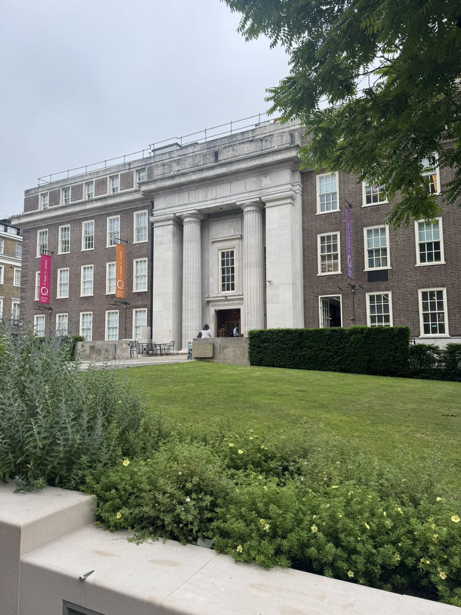 LouiseBarkerNHS's tweet image. Lots of #PMO food for thought today at the #PMOlearn sessions.  Systems thinking, benefits mapping and profiling and the Cynefin model not to mention a PMO service catalogue #pmoconference #pmoconf