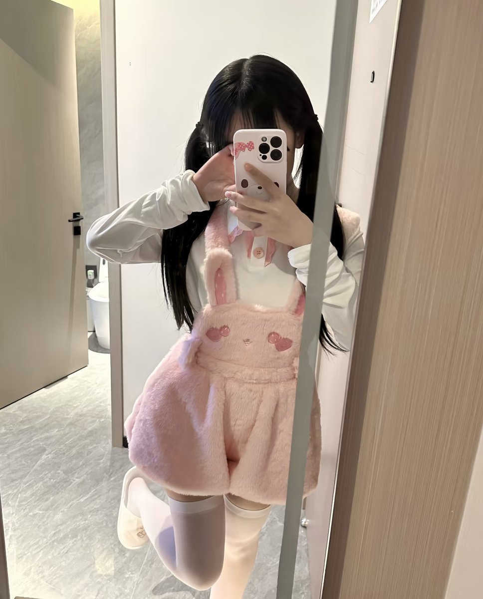 可以线上11非绿呀 有课表私信拿 也可以接包养 我是要过门的哟 小宝 口嗨怪 下头男之类的就别来打扰了 小心骂你 素质询问好么 #包养 #爸爸活 #金主爸爸