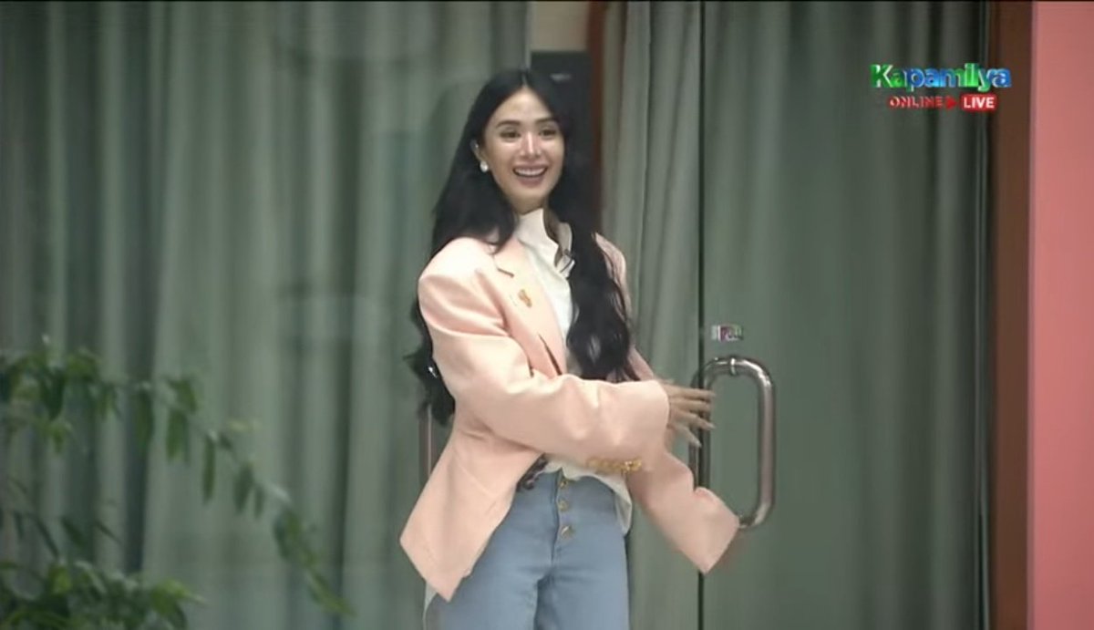 River_Joseph12's tweet photo. He is so definitely HAPPY😍 seeing your crush🥰💜 

that was so cute River Joseph is admiring Heart Evangelista 🫶🏻 

#RiverJoseph #pbbcollabcelebrityedition #BBSRiver https://t.co/0sskDOG2CR