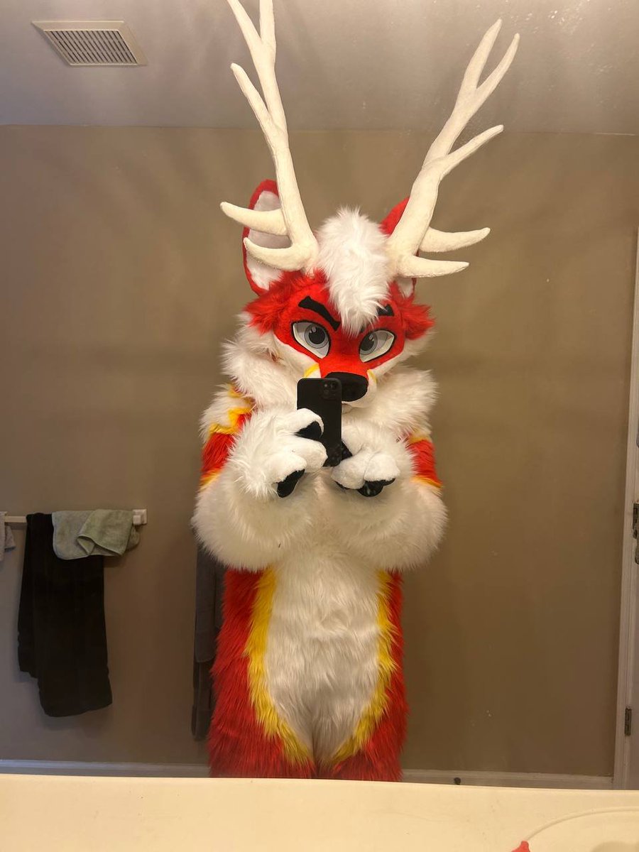 There's more to a shadow than the being that makes it........... or whatever some wise old guy would say to add sentiment to a shadow like this XD

🪡: <a href="/grayestREM/">grayREM</a>