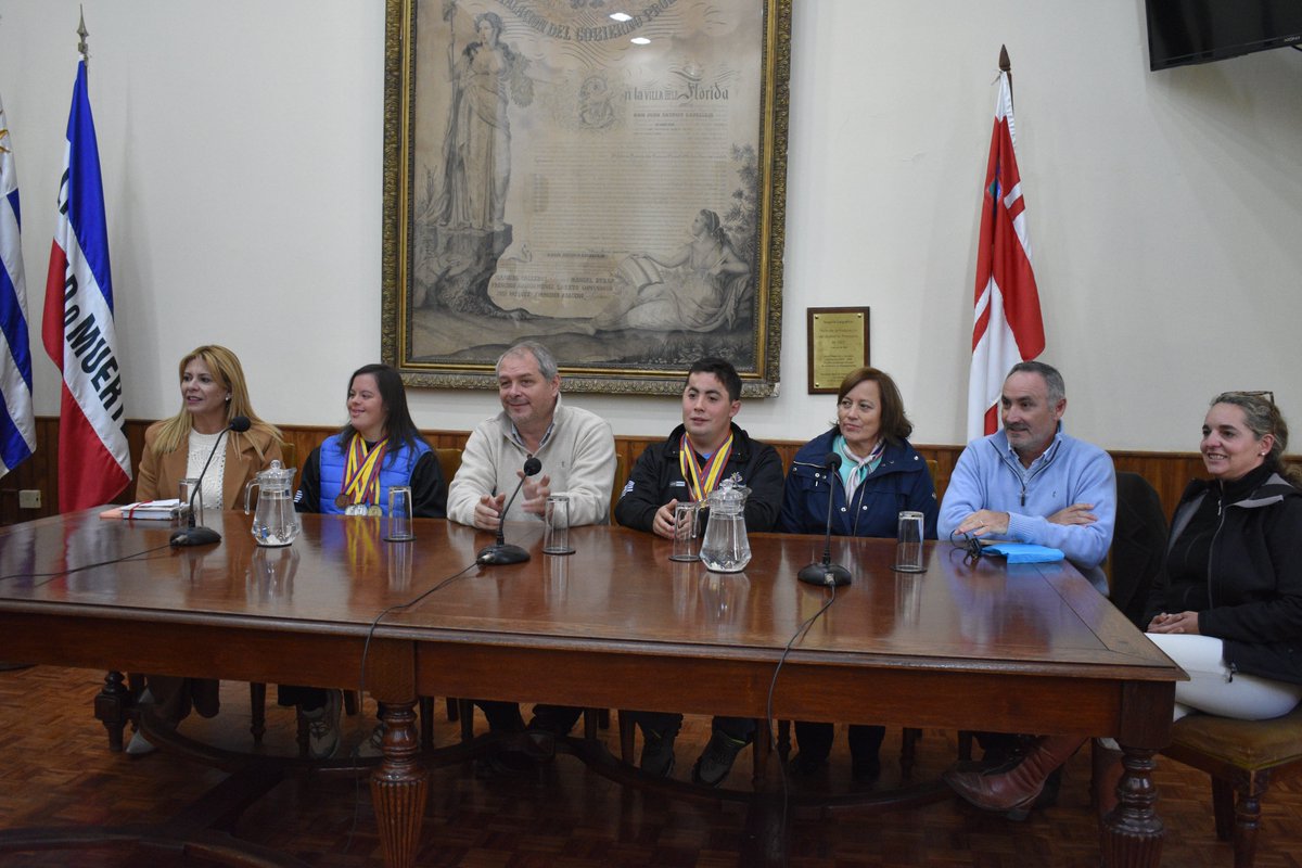 Intendencia de Florida (@floridaidf) on Twitter photo El Intendente de <a href="/g_lopezmendez/">Guillermo López M</a> encabezó la ceremonia de homenaje reconocimiento a los atletas floridenses Dahiana Casella y Gonzalo Benoit tras su destacada participación en las Olimpiadas Especiales FIDES en Bogotá, Colombia.
#GobiernoAbierto El Intendente de <a href="/g_lopezmendez/">Guillermo López M</a> encabezó la ceremonia de homenaje reconocimiento a los atletas floridenses Dahiana Casella y Gonzalo Benoit tras su destacada participación en las Olimpiadas Especiales FIDES en Bogotá, Colombia.
#GobiernoAbierto