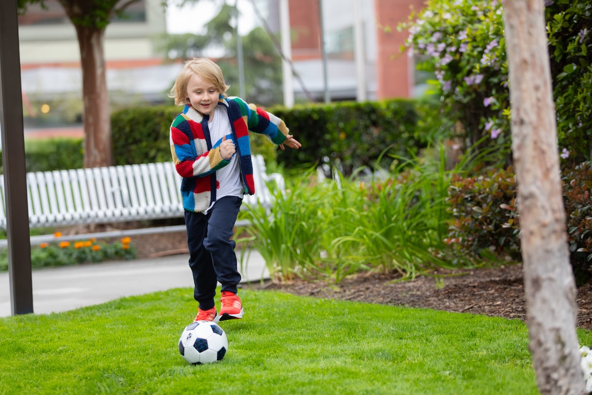 CHLA has received a generous $12 million gift from Alfred E. Mann Charities to advance cell and gene therapy research. This incredible donation will support CHLA’s efforts to provide life-changing solutions for children diagnosed with a variety of devastating conditions including