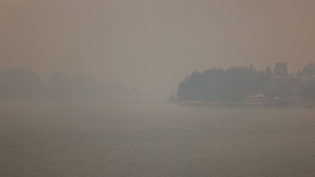 Wildfire smoke can cause burning eyes, runny noses, coughing or breathing issues. For tips on reducing the effects of wildfire smoke visit: myhealth.alberta.ca/Alberta/Pages/… or text ‘wildfire’ to 88111, standard messaging and data rates may apply.