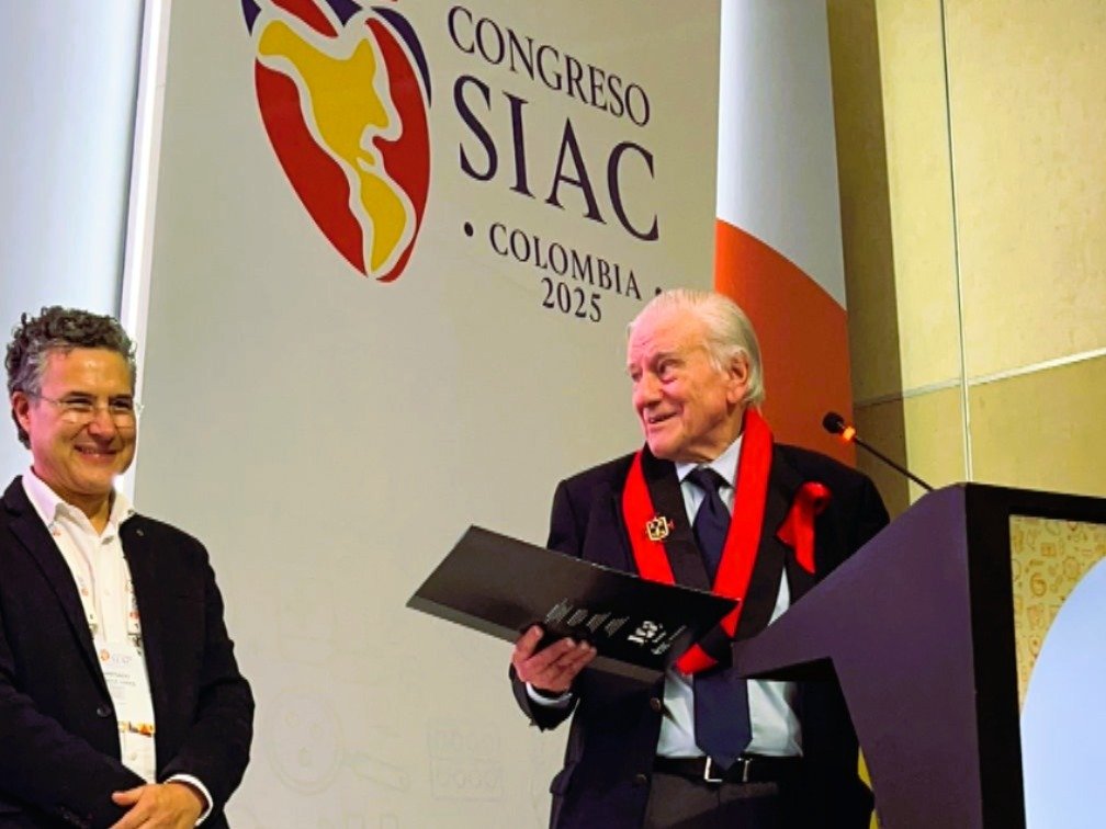 MountSinaiHeart's tweet image. We are proud to celebrate Dr. Valentin Fuster, President of the Mount Sinai Fuster Heart Hospital, on receiving two prestigious honors: the Lifetime Achievement Award from @SIAC_cardio and an Honorary Doctorate from @upbcolombia.
@IcahnMountSinai #CardioX #CardioTwitter