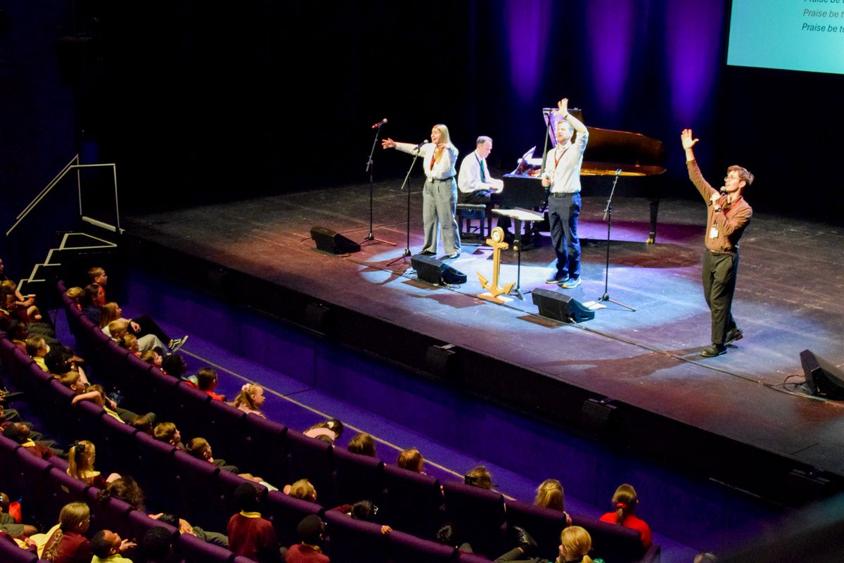 SalfordCathMus's tweet image. 🚨 Join our team! 🎶
We're looking for two new part-time Choral Directors (term time) to join our vibrant team in delivering high quality singing across @SalfordDiocese.
Closing date for applications: 12 noon, 30 June 2025
dioceseofsalford.org.uk/news/vacancies/
@nationalssp
