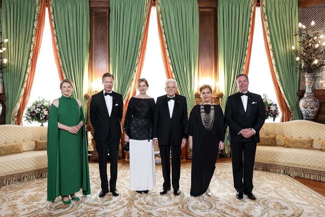 agedorgallery's tweet photo. ✨ A Royal Affair to Remember

Their Royal Highnesses the Grand Duke and Grand Duchess of Luxembourg hosted an exquisite state dinner in honor of His Excellency Sergio Mattarella,  President of Italy, and his distinguished daughter, Signora Laura Mattarella

Bathed in the golden glow of the **Palais Grand-Ducal**, the evening was a masterclass in **diplomatic elegance**—where European heritage met modern statesmanship. Crystal sparkled, champagne flowed, and the weight of history lingered in every toast.  

Why This Matters:
- A rare alignment of two republican and royal traditions (Italy’s presidency meets Luxembourg’s thousand-year dynasty).  
- Signora Mattarella’s poised presence— a nod to the rising influence of diplomatic heirs
- The menu? Rumored to feature Luxembourg’s finest Friture de la Moselle paired with Barolo Riserva —a symbolic bridge between nations.  

#RoyalDiplomacy #GrandDucalSplendor #EuropeInUnity #LuxembourgMeetsRome #CrownedConnections #StateDinnerGoals #NobilityNow #HeritageInVogue #PalaisProtocol #MatriarchsOfState  #GrandDuchessofLuxembourg #GrandDukeofLuxembourg #Luxembourg #RoyalNews #Agedor 

💬 Your Turn: If invited, which royal residence would you choose for such an affair? Château de Versailles or Palazzo del Quirinale?  

P.S. Spot the subtle exchange of honors in the photos—the Grand Duke’s *Order of the Gold Lion* gleams beside Italy’s Collar of Merit

📸 Credit: Cour Grand-Ducale