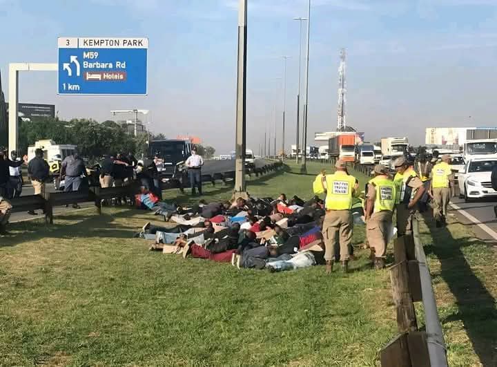 Amukelani Moyani (@amukelanimoyani) on Twitter photo Dear President <a href="/CyrilRamaphosa/">Cyril Ramaphosa 🇿🇦</a>, political will is needed before the illegal immigration chaos hit South Africa! Dear President <a href="/CyrilRamaphosa/">Cyril Ramaphosa 🇿🇦</a>, political will is needed before the illegal immigration chaos hit South Africa!