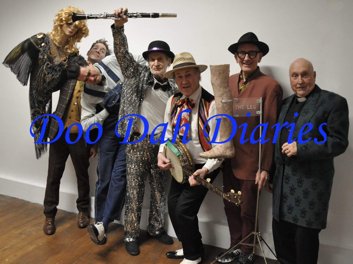 Take the rare opportunity to come and see the <a href="/BonzoBills/">BonzoBills</a> at the Cryer Arts in Carshalton, Surrey on the afternoon of Sunday 22 June - guaranteed good fun!
ticketsource.co.uk/cryerarts-ltd/…