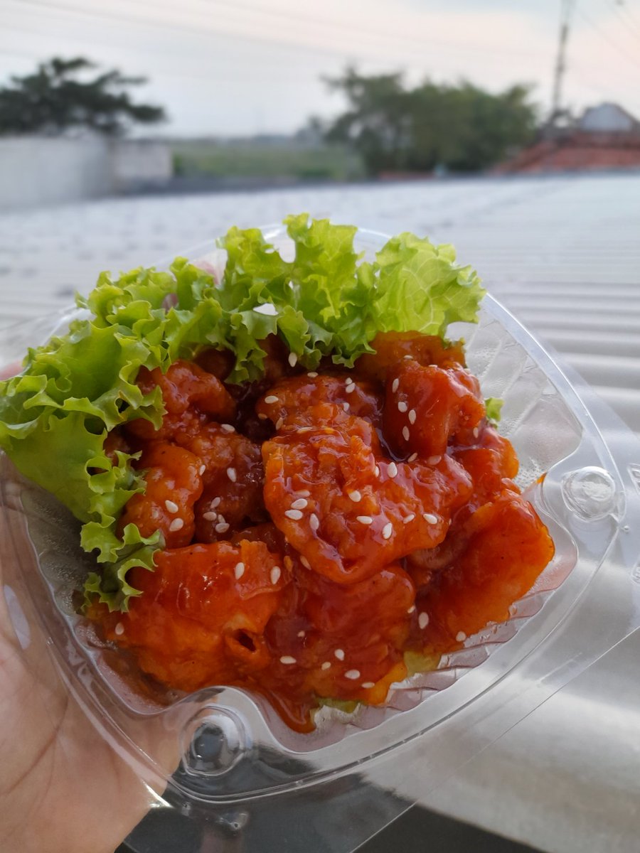 Please beri aku uang yang gaada habisnya, karena aku suka jajan