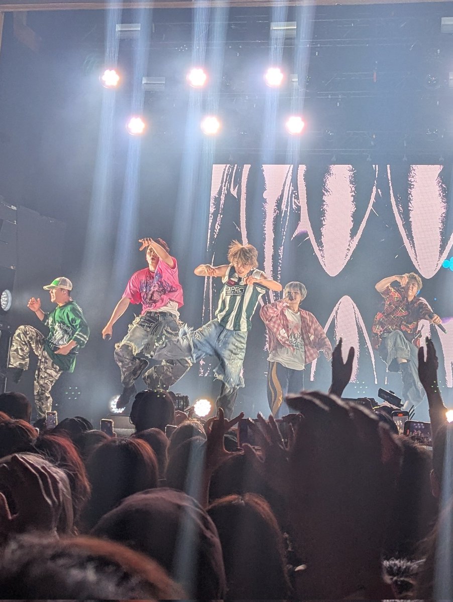 LemonUchida's tweet photo. 躍動感ショットを幾つか🎶
１枚目のリョウキ、リュウちゃん、ソウチン、シュンティの躍動感たるや🤩🦵🏻✨すごい。
#BEFIRST 
#BF_WORLDTOUR2025 
#BF_WT25_NY 
#WHOISBEFIRST https://t.co/LwpEN604t0