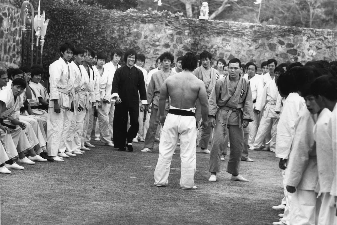 On the set of Enter The Dragon.