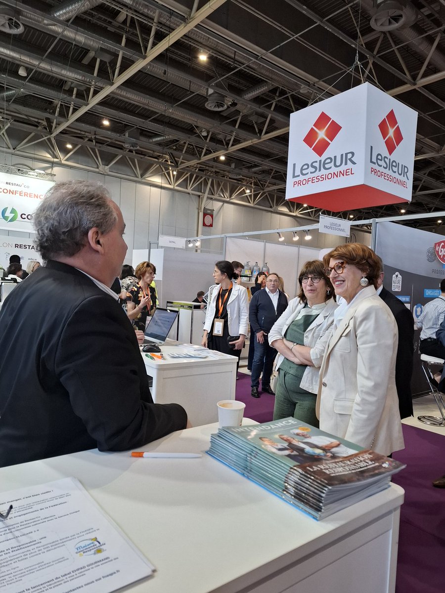 Didier SAPY (@didiersapy) on Twitter photo Salon #restauco à Paris. Échange avec la Ministre de l'Agriculture <a href="/AnnieGenevard/">Annie Genevard</a>. Loi #Egalim, filières bio pour les #EHPAD, la restauration au cœur de la qualité de vie <a href="/FNAQPA/">FNAQPA</a> <a href="/lecocqcharlotte/">Charlotte Parmentier Lecocq</a> <a href="/ChefTetedoie/">Christian Têtedoie</a> <a href="/boris_tavernier/">Boris Tavernier</a> <a href="/stopdenutrition/">Collectif Dénutrition</a> Salon #restauco à Paris. Échange avec la Ministre de l'Agriculture <a href="/AnnieGenevard/">Annie Genevard</a>. Loi #Egalim, filières bio pour les #EHPAD, la restauration au cœur de la qualité de vie <a href="/FNAQPA/">FNAQPA</a> <a href="/lecocqcharlotte/">Charlotte Parmentier Lecocq</a> <a href="/ChefTetedoie/">Christian Têtedoie</a> <a href="/boris_tavernier/">Boris Tavernier</a> <a href="/stopdenutrition/">Collectif Dénutrition</a>