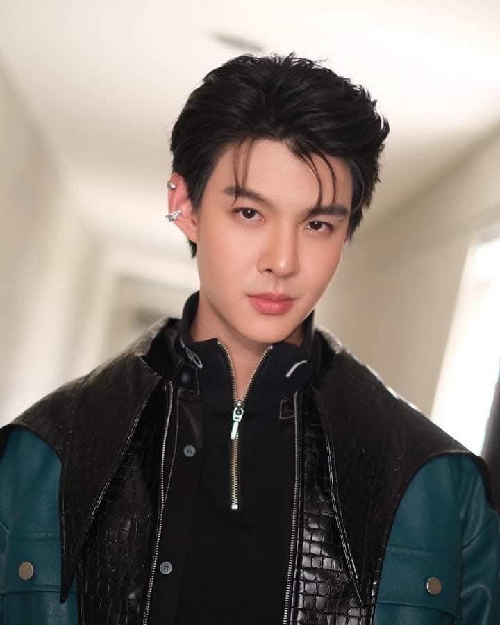 Miss you PerthSaint 🖤❤️🤟

#PerthSaintSation
#TRIGON
Cr.Thxpic🙏