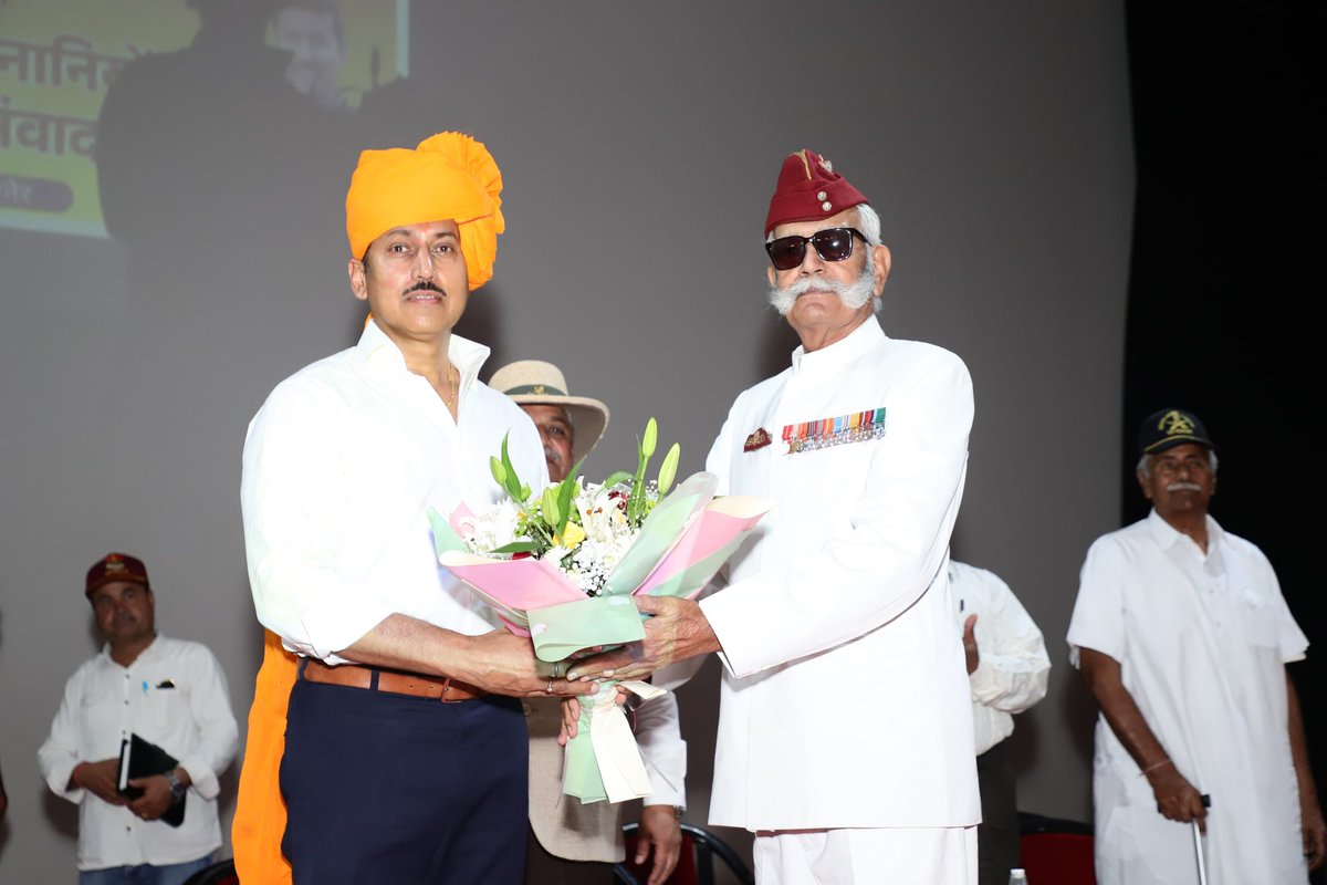 Ra_THORe's tweet photo. बीकानेर में गौरव सेनानियों से आत्मीय भेंट कर स्नेहिल संवाद किया।

पिछले 11 वर्षों में आदरणीय प्रधानमंत्री श्री @narendramodi जी के नेतृत्व में भारतीय सेना सशक्त और सक्षम बनी है, #OperationSindoor इसका स्पष्ट प्रमाण है। https://t.co/pUZMgUl5CM