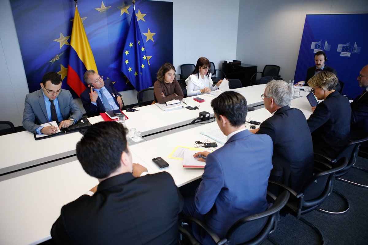 🇨🇴🤝🇪🇺
En su cuarta reunión, la canciller <a href="/laurisarabia/">Laura Sarabia</a> sostuvo un encuentro clave con Magnus Brunner, Comisario Europeo de Asuntos Internos y Migración. Dialogaron sobre migración, seguridad, cooperación judicial y lucha contra el crimen organizado.
#ColombiaUE