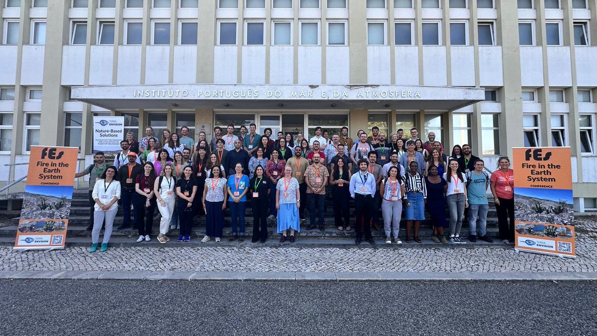 CoLAB ForestWISE (@colabforestwise) on Twitter photo 🔥 O <a href="/colabforestwise/">CoLAB ForestWISE</a> marcou presença no <a href="/FireintheEarth1/">Fire in the Earth System</a> 25, que decorreu no IPMA, em Algés, com contributos do projeto <a href="/FIRERESProject/">FIRE-RES</a>, na Lousã.
Falámos sobre governação participativa e comunicação de risco baseada em modelos mentais.
Ciência com impacto no território! 🌿 🔥 O <a href="/colabforestwise/">CoLAB ForestWISE</a> marcou presença no <a href="/FireintheEarth1/">Fire in the Earth System</a> 25, que decorreu no IPMA, em Algés, com contributos do projeto <a href="/FIRERESProject/">FIRE-RES</a>, na Lousã.
Falámos sobre governação participativa e comunicação de risco baseada em modelos mentais.
Ciência com impacto no território! 🌿