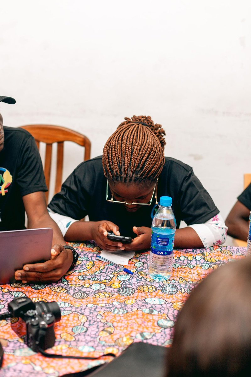 Après Goma, la campagne 
Art+Feminism se poursuit en RDC !

Le samedi 7/6, nos amis du #WikiClub Bukavu ont pris le relais avec un atelier d’edit-a-thon où +articles dédié à la visibilité des femmes congoleses ont été créés sur <a href="/Wikipedia/">Wikipedia</a> #Swahili.

Merci pour votre engagement.