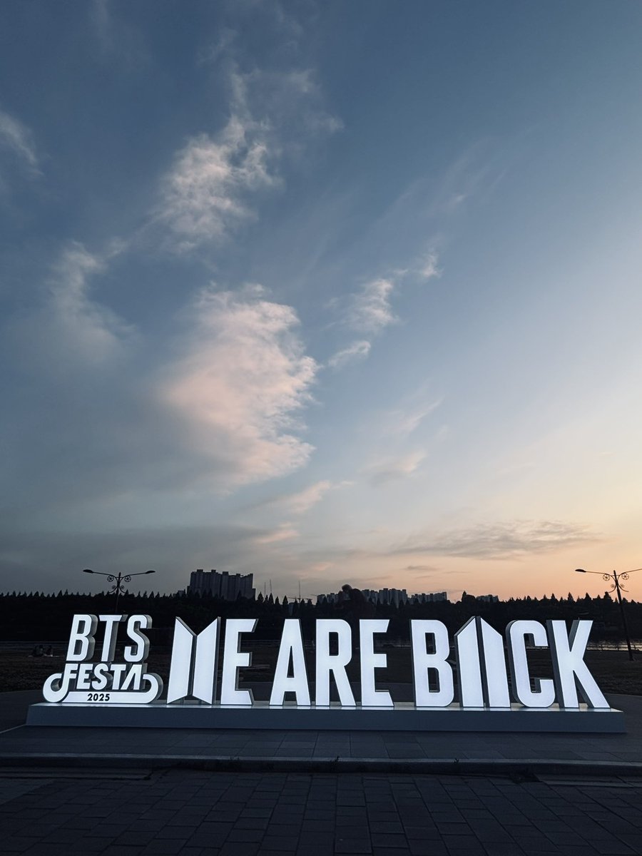 💜 ➐뷰리꾸기𝟗𝟕 🐰 gσℓ∂єи 🎀 (@beautikook) on Twitter photo 